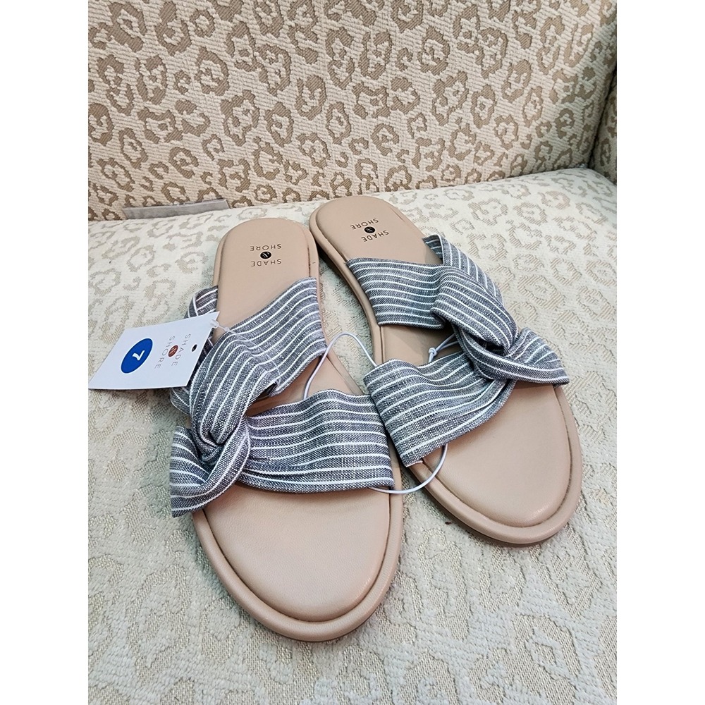 New Women's Sandals Size 7